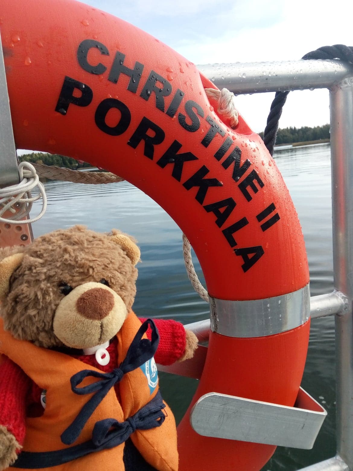 HöstDax Karin-nallen åker pråmen till Räfsö.