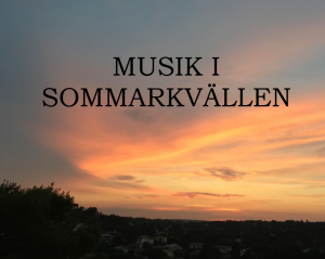 Bild på himmelen med teksten musik i sommarkvällen
