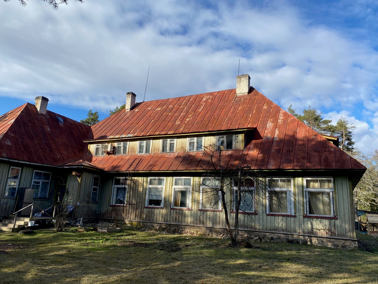 Bild på huset i Risti kogudus